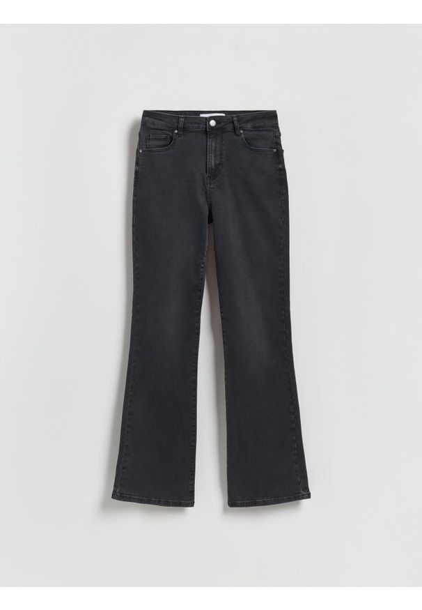 Reserved - Jeansy flare - czarny. Kolor: czarny