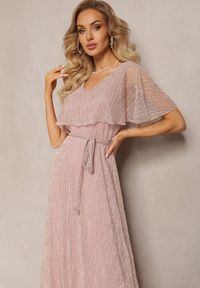 Renee - Ciemnoróżowa Koktajlowa Sukienka Maxi z Ozdobną Falbaną na Górze Cailey. Kolor: różowy. Materiał: tkanina, materiał. Długość rękawa: krótki rękaw. Wzór: gładki. Sezon: lato, wiosna. Styl: wizytowy. Długość: maxi