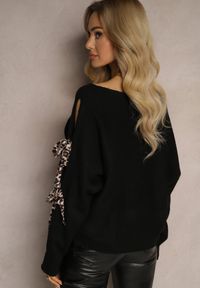 Renee - Czarny Nietoperzowy Sweter z Moherem Ozdobiony Wiązaniami w Panterkowy Print Semitha. Okazja: na co dzień. Kolor: czarny. Materiał: moher. Długość rękawa: długi rękaw. Długość: długie. Wzór: aplikacja, nadruk. Styl: elegancki, casual #5