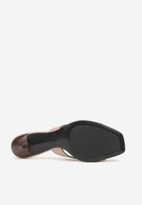 Renee - Ciemnobeżowe Klapki na Szpilce z Wycięciami po Bokach Amaliliphis. Okazja: na co dzień. Kolor: beżowy. Materiał: jeans. Obcas: na szpilce. Styl: casual, elegancki #5