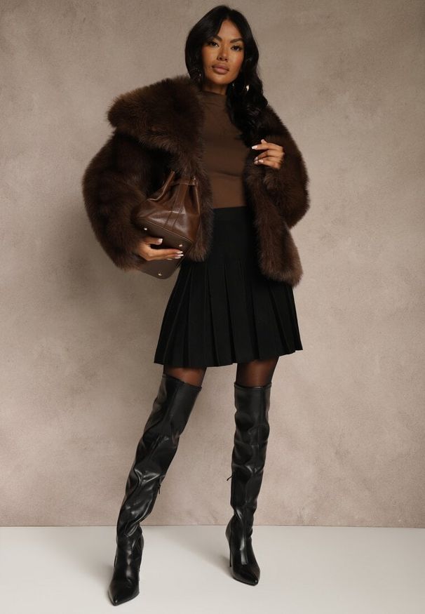 Renee - Czarna Spódnica High Waist z Wiskozą Zdobiona Plisami Coroxera. Stan: podwyższony. Kolor: czarny. Materiał: wiskoza. Wzór: aplikacja. Styl: elegancki