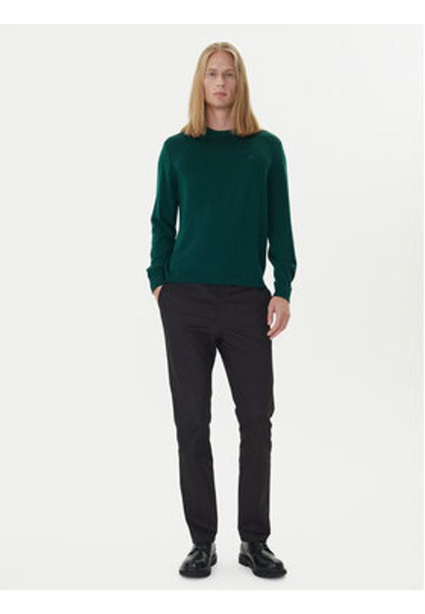 Calvin Klein Sweter LV04LB305G Zielony Regular Fit. Kolor: zielony. Materiał: wełna