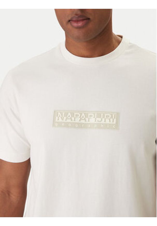 Napapijri T-Shirt S-Box Logo NP0A4IFL Écru Regular Fit. Kolor: kremowy. Materiał: bawełna