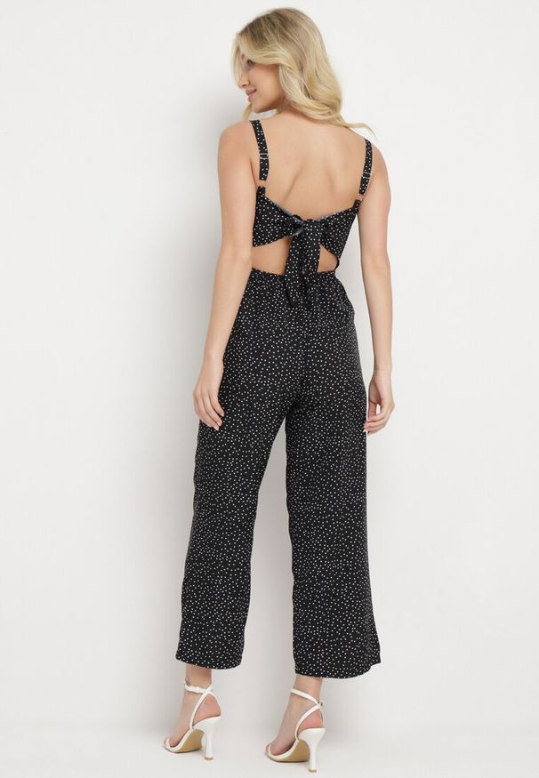 Born2be - Czarny Kombinezon Aereira. Okazja: na co dzień, na imprezę. Kolor: czarny. Długość rękawa: na ramiączkach. Długość: długie. Wzór: aplikacja, kropki. Sezon: lato. Styl: casual