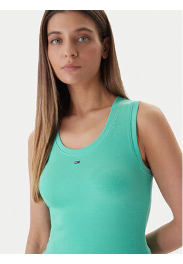 Tommy Jeans Top Essential DW0DW20673 Zielony Regular Fit. Kolor: zielony. Materiał: bawełna