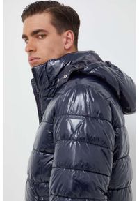 Guess kurtka męska kolor granatowy zimowa. Kolor: niebieski. Materiał: polar, materiał. Sezon: zima #3