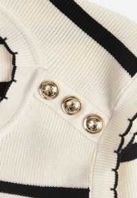 Born2be - Beżowa Bluzka Top w Paski z Ozdobnymi Guzikami na Ramionach Waveline. Okazja: do pracy, na co dzień, na spotkanie biznesowe. Kolor: beżowy. Materiał: jeans. Wzór: paski. Styl: elegancki, biznesowy, klasyczny, casual #5