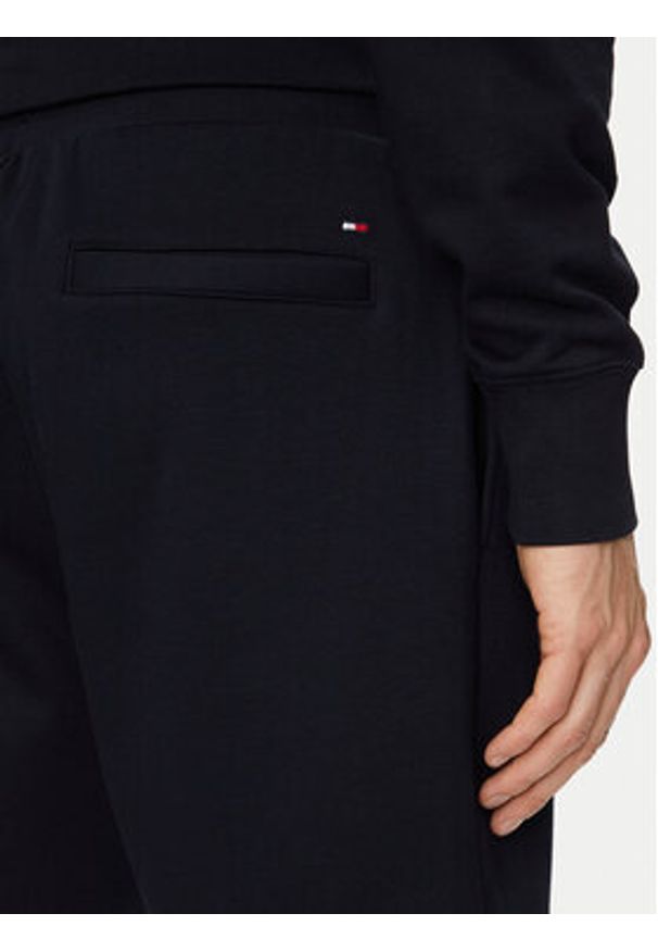 TOMMY HILFIGER - Tommy Hilfiger Szorty sportowe Flag Logo Badge MW0MW36145 Granatowy Regular Fit. Kolor: niebieski. Materiał: bawełna. Styl: sportowy