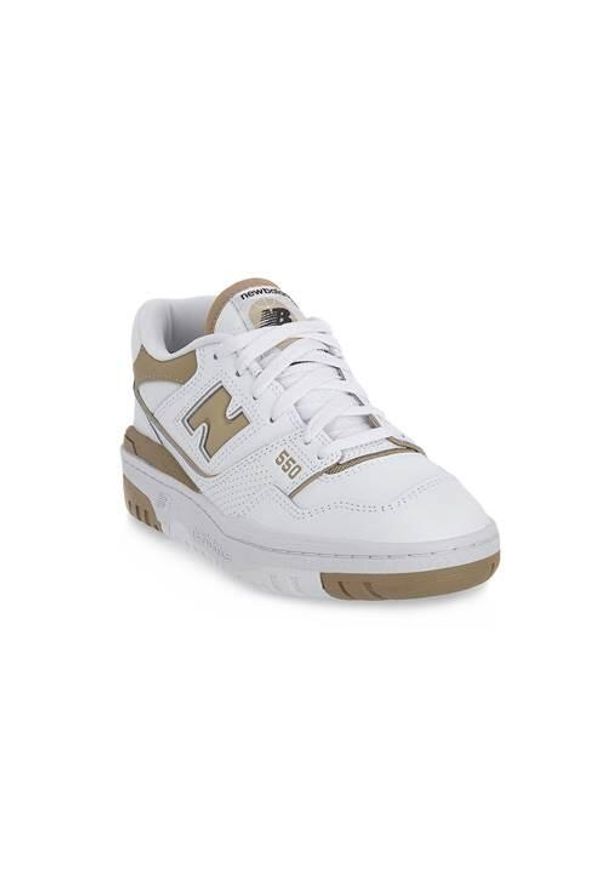 Buty do chodzenia damskie New Balance 550. Kolor: biały, wielokolorowy. Materiał: materiał, skóra. Szerokość cholewki: normalna. Sport: turystyka piesza