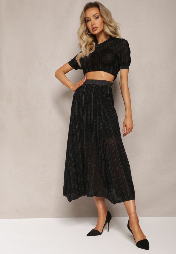 Renee - Czarna Spódnica Midi z Ozdobnym Tłoczeniem i Metaliczną Nicią Qelira. Kolor: czarny. Materiał: tkanina. Wzór: aplikacja