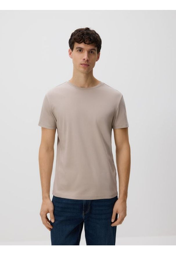 Reserved - T-shirt slim z bawełny pima - beżowy. Kolor: beżowy. Materiał: bawełna