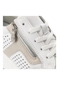 Sneakersy damskie Vinceza, ze skóry naturalnej licowej ażurowa cholewka zamek i sznurowanie lekka podeszwa, białe, 95403. Okazja: na spacer, na co dzień. Zapięcie: sznurówki. Kolor: biały. Materiał: skóra. Szerokość cholewki: normalna. Wzór: ażurowy. Obcas: na platformie. Styl: casual, elegancki, sportowy, klasyczny #2