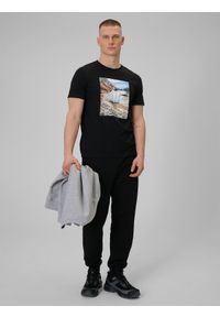 4f - 4F T-shirt regular z nadrukiem męski - czarny L. Okazja: na co dzień. Kolor: czarny. Materiał: dzianina, bawełna, materiał. Wzór: nadruk. Styl: casual #2