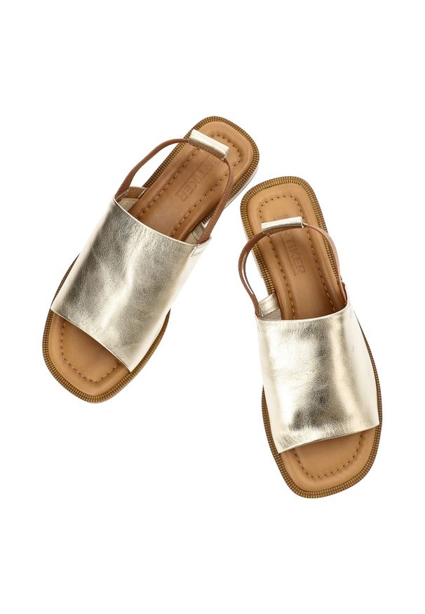 Złote Sandały Artiker Modne Obuwie Damskie. Okazja: na co dzień. Zapięcie: pasek. Kolor: złoty. Materiał: skóra. Wzór: paski. Sezon: lato. Styl: casual, wizytowy