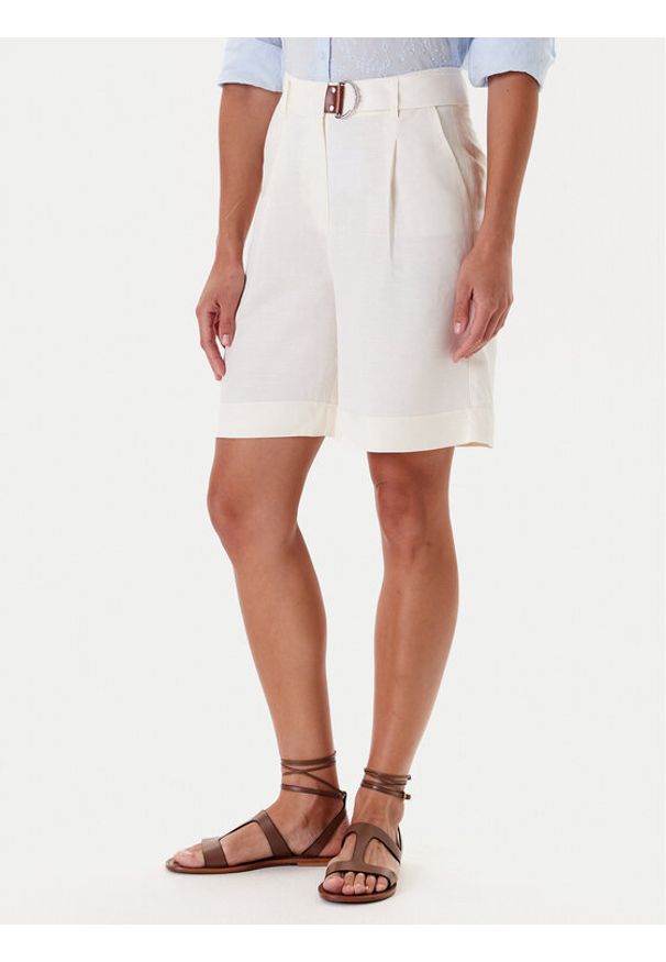 Tatuum Bermudy Kosoko T2510.160 Écru Relaxed Fit. Kolor: kremowy. Materiał: wiskoza, len