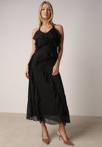 Born2be - Czarna Koktajlowa Sukienka Taliowana z Falbankami Wiązana na Szyi Demeina. Okazja: na co dzień. Typ kołnierza: kołnierz z falbankami. Kolor: czarny. Materiał: poliester. Typ sukienki: proste. Styl: wizytowy #3
