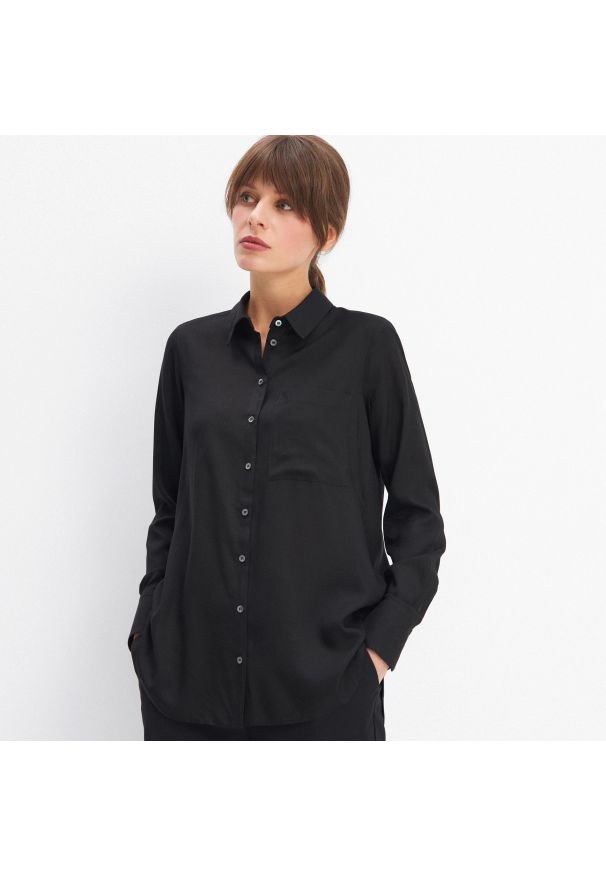 Mohito - Wiskozowa koszula oversize - Czarny. Kolor: czarny. Materiał: wiskoza