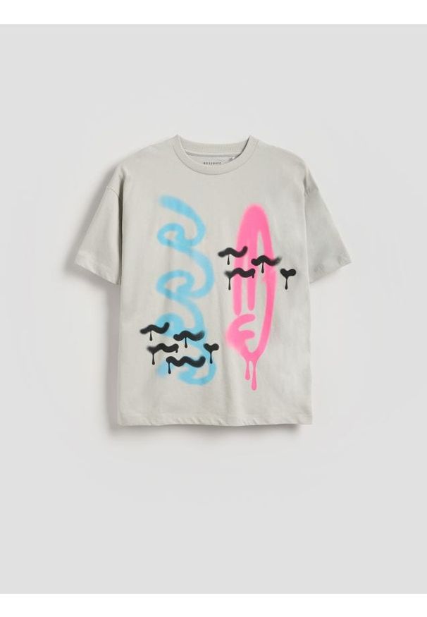 Reserved - Bawełniany t-shirt z nadrukiem - jasnoszary. Kolor: szary. Materiał: bawełna. Wzór: nadruk