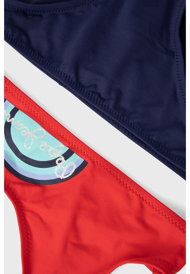 Pepe Jeans strój kąpielowy dziecięcy kolor czerwony. Kolor: czerwony. Materiał: materiał. Rodzaj stanika: odpinane ramiączka. Wzór: nadruk