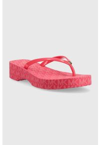 MICHAEL Michael Kors japonki Lilo damskie kolor różowy na platformie 40S3KIFA1Q. Kolor: różowy. Obcas: na platformie #5