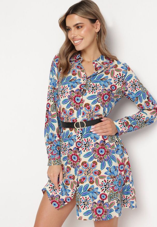 Born2be - Niebieska Sukienka Koszulowa w Kwiaty z Kieszeniami Eborene. Kolor: niebieski. Materiał: wiskoza, tkanina. Wzór: kwiaty. Typ sukienki: koszulowe. Długość: mini