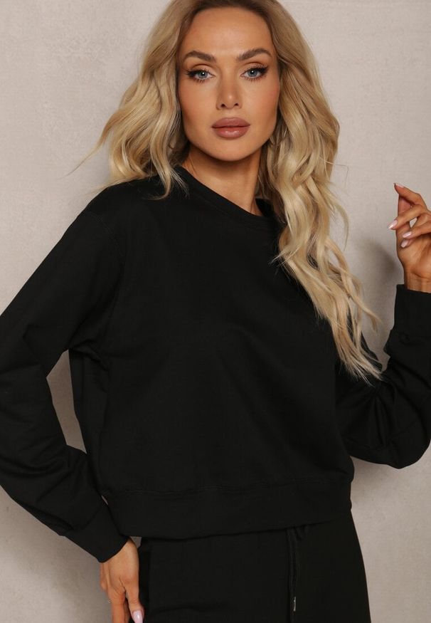Renee - Czarna Oversize Bluza z Bawełny o Krótkim Fasonie Sibolla. Kolor: czarny. Materiał: bawełna. Długość: krótkie