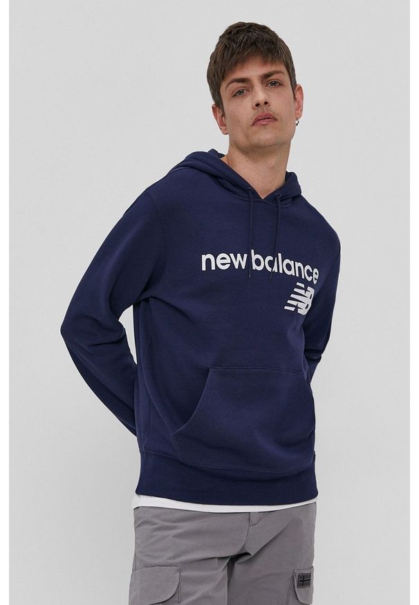 New Balance - Bluza. Kolor: niebieski. Materiał: dzianina. Wzór: nadruk