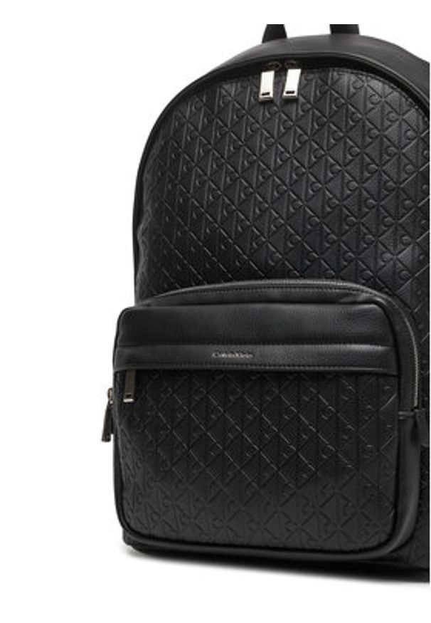 Calvin Klein Plecak Emblem Emboss Round Backpack LV04D3202G Czarny. Kolor: czarny. Materiał: skóra