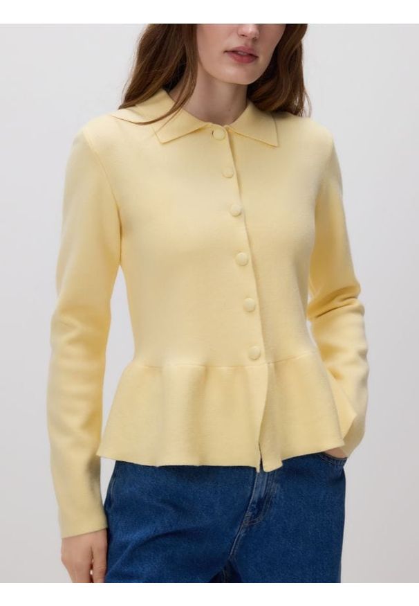 Reserved - Sweter z baskinką - jasnożółty. Kolor: żółty. Materiał: dzianina, wiskoza