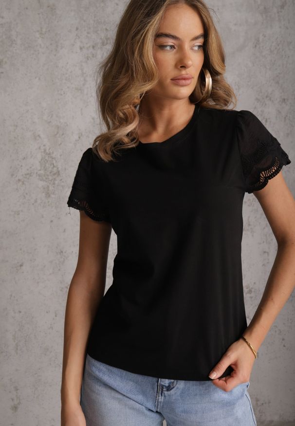 Renee - Czarny T-shirt z Bawełny z Rękawami z Koronki Hycis. Kolor: czarny. Materiał: bawełna, koronka. Wzór: koronka