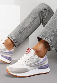 Renee - Biało-Fioletowe Sneakersy Basiala. Zapięcie: sznurówki. Kolor: biały. Materiał: jeans, dresówka. Wzór: aplikacja #2