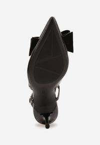 Renee - Czarne Szpilki VICES z Aplikacją w Kształcie Kokardy Evithe. Nosek buta: szpiczasty. Zapięcie: sprzączka. Kolor: czarny. Materiał: skóra, lakier. Wzór: aplikacja. Sezon: lato. Obcas: na szpilce. Wysokość obcasa: średni #3