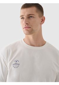 4f - 4F T-shirt oversize gładki uniseks - beżowy S. Okazja: na co dzień. Kolor: beżowy. Materiał: bawełna, jersey, dzianina. Długość rękawa: krótki rękaw. Długość: krótkie. Wzór: gładki. Styl: sportowy, klasyczny, casual