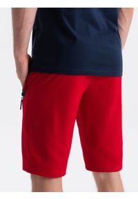 Ombre Clothing - Krótkie spodenki męskie dresowe - czerwone V2 - Rozmiar: M. Okazja: na co dzień. Kolor: czerwony. Materiał: dresówka. Długość: krótkie. Wzór: nadruk. Sezon: wiosna, lato. Styl: klasyczny, casual