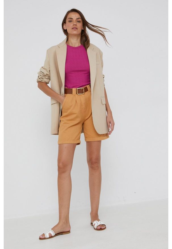 Answear Lab szorty bawełniane damskie kolor beżowy gładkie high waist. Okazja: na co dzień. Stan: podwyższony. Kolor: beżowy. Materiał: bawełna. Wzór: gładki. Styl: wakacyjny