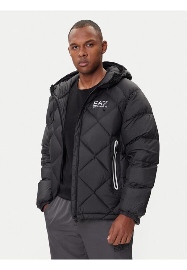 EA7 Emporio Armani Kurtka puchowa 7M001001 AF15923 UC001 Czarny Modern Fit. Kolor: czarny. Materiał: syntetyk