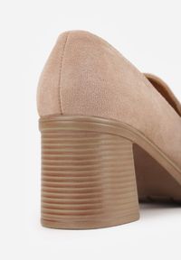 Born2be - Beżowe Półbuty na Słupku z Ozdobną Klamerką Vilena. Kolor: beżowy. Obcas: na słupku #9