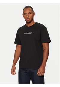 Calvin Klein T-Shirt Hero K10K111346 Czarny Regular Fit. Kolor: czarny. Materiał: bawełna