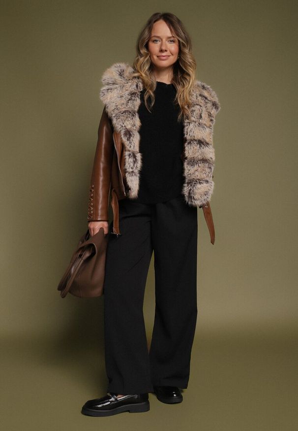 Born2be - Brązowa Kurtka Ramoneska z Odpinanym Kapturem i Futrem Aplonna. Kolor: brązowy. Materiał: futro. Sezon: zima, jesień. Styl: klasyczny