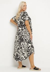 Born2be - Czarna Rozkloszowana Sukienka z Wiskozy z Geometrycznym Wzorem Emisova. Okazja: na co dzień. Kolor: czarny. Materiał: wiskoza. Długość rękawa: krótki rękaw. Wzór: geometria. Styl: casual, elegancki #4