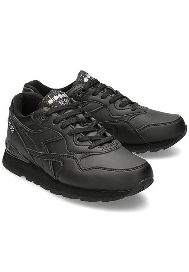 Buty do chodzenia damskie Diadora. Zapięcie: sznurówki. Kolor: czarny. Materiał: materiał, skóra. Szerokość cholewki: normalna. Sport: turystyka piesza
