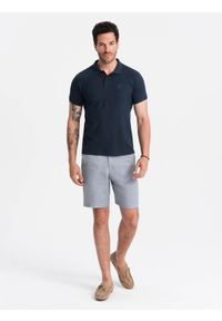 Ombre Clothing - Jednokolorowa koszulka męska polo BASIC z dzianiny pique - granatowa V2. Okazja: na co dzień. Typ kołnierza: polo. Kolor: niebieski. Materiał: dzianina. Wzór: haft, aplikacja, jednolity. Styl: sportowy, wizytowy, casual #4