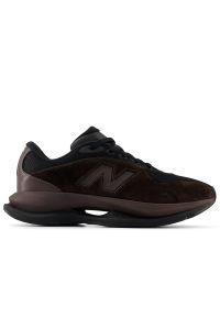 Buty unisex New Balance UTFOA8GD - brązowe. Okazja: na co dzień. Kolor: brązowy. Materiał: zamsz, materiał, syntetyk, guma. Szerokość cholewki: normalna. Sport: bieganie #1
