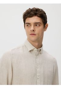 Reserved - Lniana koszula regular fit - beżowy. Kolor: beżowy. Materiał: len