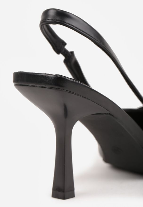 Born2be - Czarne Sandały na Szpilce Vices z Ozdobnym Paskiem i Klamrą Kollarea. Okazja: na co dzień. Nosek buta: szpiczasty. Zapięcie: klamry. Kolor: czarny. Materiał: jeans. Obcas: na szpilce. Styl: casual, elegancki. Wysokość obcasa: średni