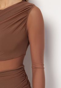 Born2be - Brązowa Dopasowana Sukienka Maxi z Siateczki Stolisse. Kolor: brązowy. Materiał: materiał. Typ sukienki: dopasowane. Długość: maxi #3