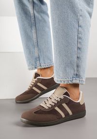 Born2be - Brązowe Sneakersy z Imitacji Zamszu na Płaskiej Podeszwie Memeriana. Nosek buta: okrągły. Zapięcie: sznurówki. Kolor: brązowy. Materiał: zamsz. Obcas: na płaskiej podeszwie. Wysokość obcasa: niski #6