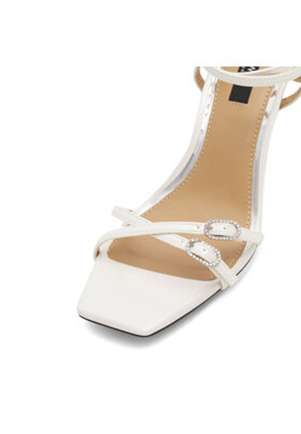 Nine West Sandały ZL23014CC Biały. Kolor: biały. Materiał: skóra