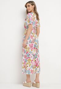 Born2be - Biało-Różowa Sukienka w Kwiaty z Kopertowym Dekoltem i Gumkami w Pasie Lomanda. Okazja: na spacer, na co dzień. Typ kołnierza: dekolt kopertowy. Kolor: biały. Wzór: kwiaty. Sezon: lato. Typ sukienki: kopertowe. Styl: elegancki, casual, klasyczny. Długość: midi #4