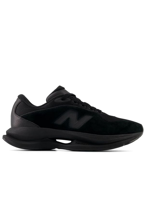 Buty unisex New Balance UTFOA30A - czarne. Okazja: na co dzień. Kolor: czarny. Materiał: zamsz, materiał, syntetyk, guma. Szerokość cholewki: normalna. Sport: bieganie